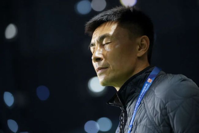 科瓦洛蒂表示：“尤文图斯必须在1月引进一名中场球员，因为博格巴和法乔利被禁赛了。